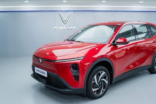 Top 10 xe ô tô bán chạy nhất tháng 11/2025: VinFast Limo Green bứt tốc mạnh mẽ