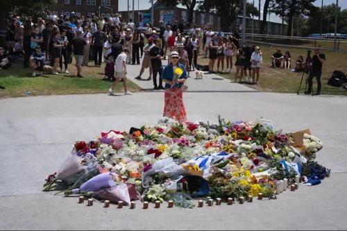 Điện thăm hỏi về vụ xả súng tại bãi biển Bondi, Australia
