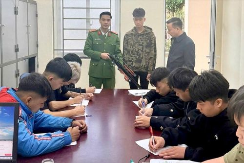 Xử lí nhóm thanh thiếu niên mang súng cao su, quay clip khiêu khích trên mạng