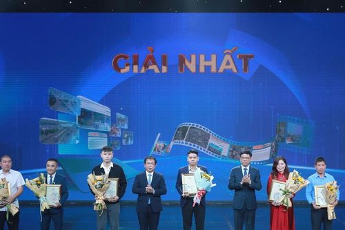 Công bố Giải thưởng 'Báo chí tuyên truyền về an toàn giao thông năm 2025'