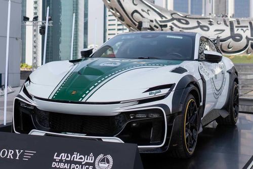 Cảnh sát Dubai tậu siêu xe Ferrari Purosangue độ Mansory làm xe tuần tra