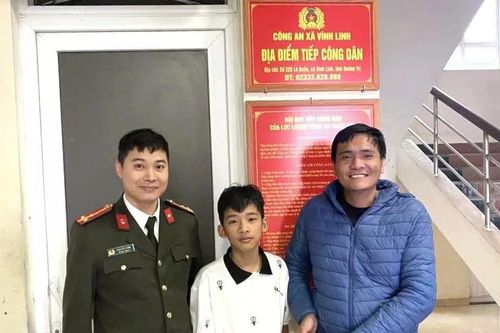 Nhặt được gần 23 triệu đồng, nam sinh lớp 9 mang đến công an nhờ trả người đánh rơi