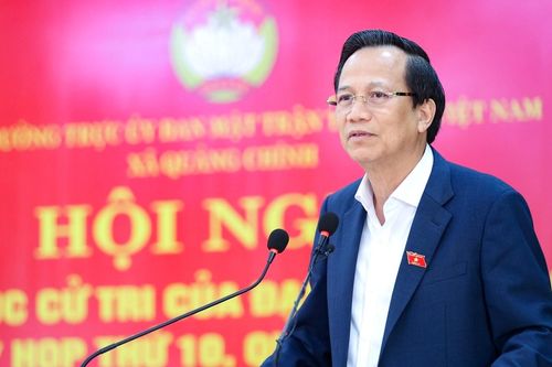 Bộ trưởng Đào Ngọc Dung lắng nghe ý kiến cử tri tỉnh Thanh Hóa sau kỳ họp Quốc hội