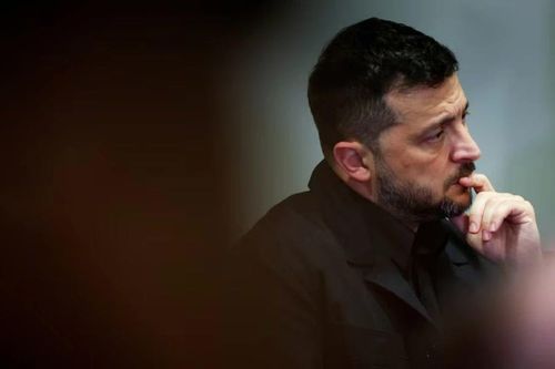 Ông Zelensky tuyên bố từ bỏ tham vọng gia nhập NATO ngay trước đàm phán Berlin