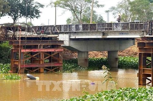 Cấm lưu thông qua đường tỉnh 831 do sự cố sập cầu tạm Ông Mười Tâm