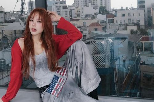 Minh Hằng táo bạo diện mốt quần tụt, sắc vóc mẹ một con gây sốt