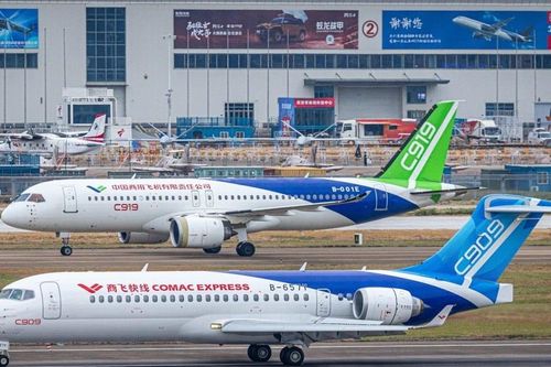 Máy bay 'made in China' hút khách