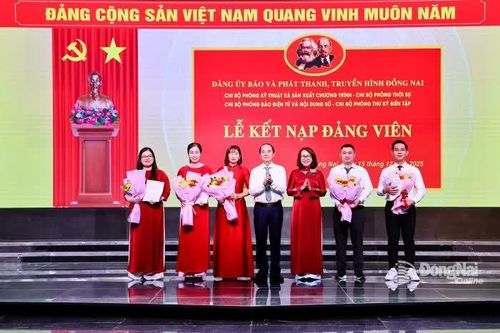 Đảng bộ Báo và Phát thanh, Truyền hình Đồng Nai kết nạp 5 đảng viên mới