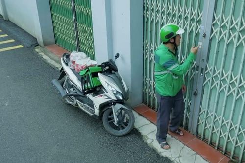 Gia đình trái dấu tập 7: Ông Phi xử lý khách, đối mặt nợ nần