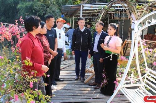 Khảo sát du lịch vùng lòng hồ thủy điện Sơn La