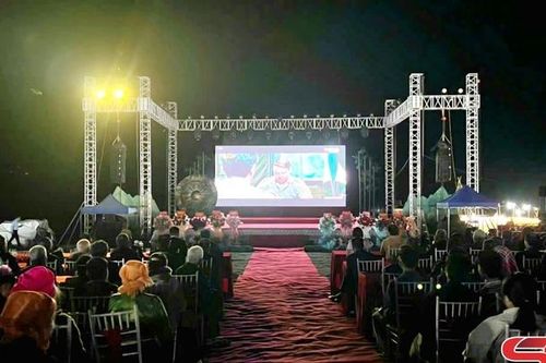 Chiếu phim 'Mưa đỏ' tại Ngày hội văn hóa, thể thao xã Tường Hạ