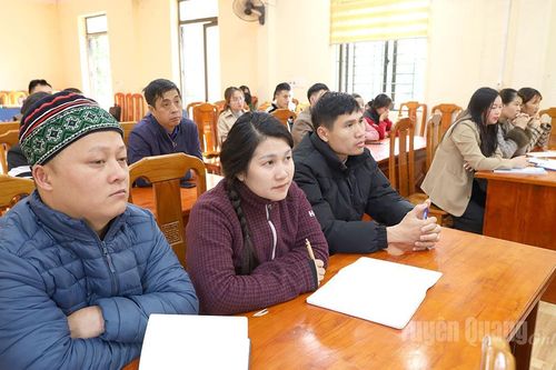 Tập huấn nâng cao nghiệp vụ du lịch cộng đồng và truyền thông điểm đến tại xã Du Già
