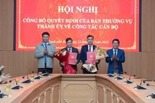Thành ủy Huế công bố các quyết định về công tác cán bộ