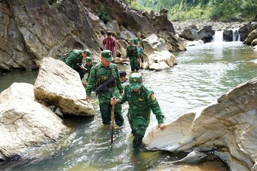 Bước chân không mỏi trên nẻo đường biên cương