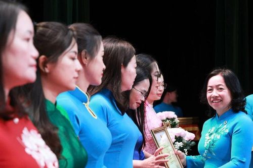 Hướng tới Đại hội Công đoàn Việt Nam lần thứ XIV: Xây dựng đội ngũ lao động hiện đại, sáng tạo