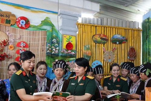 Phát huy vai trò của Phụ nữ Quân đội trong công tác tuyên truyền pháp luật