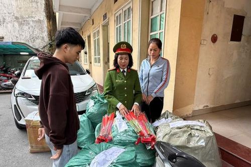 Phát hiện nhiều vụ sản xuất pháo trong nội địa rồi giao dịch bằng chuyển phát nhanh