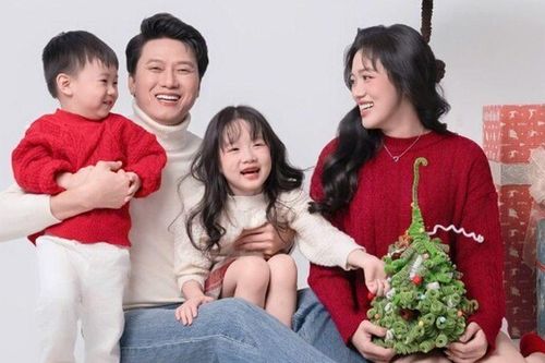 Hoãn thi sinh con cùng 'ông chú' hơn 16 tuổi, nữ sinh 2K giờ làm mẹ 2 đứa trẻ, con trai giống bố, con gái hệt mẹ