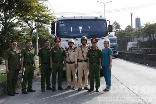 Công an phường Thủ Đức tổng kiểm tra, xử lý tài xế sử dụng ma túy, chất cấm