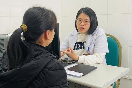 Áp lực chăm sóc gia đình, người phụ nữ nhiều lần cấp cứu trong đêm