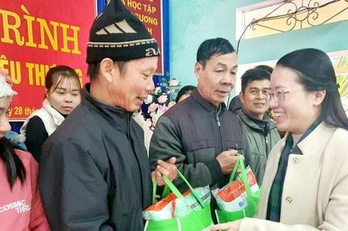 Hội Nông dân Việt Nam cùng nông dân giảm nghèo đa chiều, bền vững