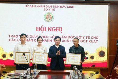 Bắc Ninh khen thưởng đột xuất ê kíp cứu sống bệnh nhân nguy kịch