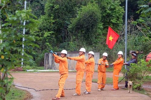 Điện về với Trường Sơn