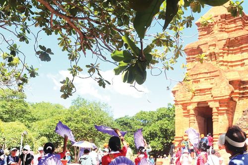 Khi di sản thành sản phẩm du lịch đặc thù
