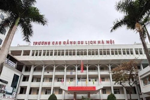 Hiệu trưởng bị bắt, sinh viên trường vẫn chưa nhận hết tiền A80