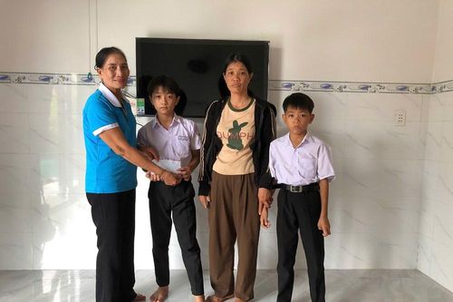 Đồng hành cùng phụ nữ thoát nghèo bền vững