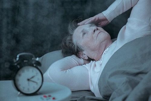 Nguyên nhân âm thầm gây mất ngủ ở người cao tuổi