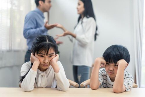 Nếu cha mẹ có 3 thói quen 'nghèo' này, con cái khó thành công trong tương lai