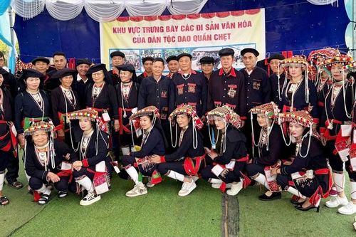 Ra mắt CLB Văn hóa dân gian dân tộc Dao Quần chẹt xã Sơn Thủy