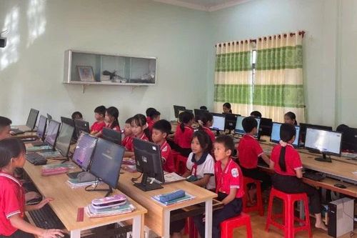 '1.000 cánh thư vượt sóng' - nhịp cầu số nối hậu phương với biển đảo