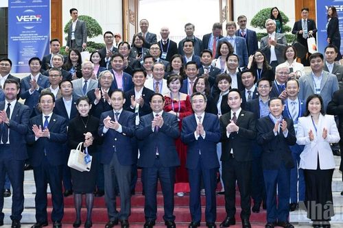 Thủ tướng Phạm Minh Chính dự Diễn đàn Kinh tế Việt Nam 2025