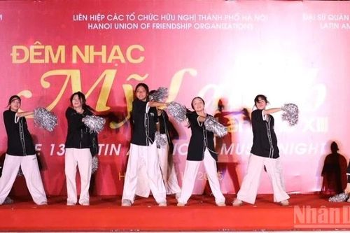 Sôi động Đêm nhạc Mỹ La-tinh lần thứ XIII