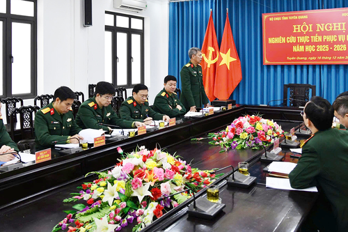 Đoàn công tác Học viện Chính trị học tập, nghiên cứu thực tiễn tại Bộ CHQS tỉnh Tuyên Quang