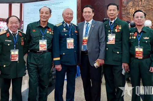 Tấm lòng của người anh hùng