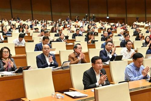Luật Dân số: Cá nhân, cặp vợ chồng quyết định số con
