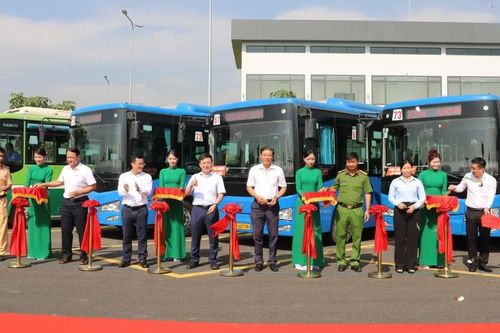 TPHCM đưa vào vận hành Bến xe buýt Lê Minh Xuân