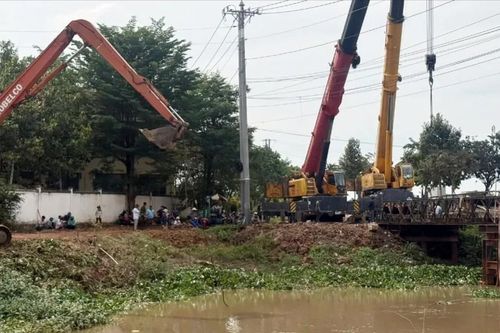 Tây Ninh khẩn trương khắc phục sự cố xe cẩu chở quá tải gây sập cầu