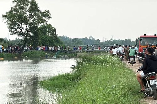 TPHCM: Tìm kiếm nam sinh mất tích tại rạch Bến Bà Mai