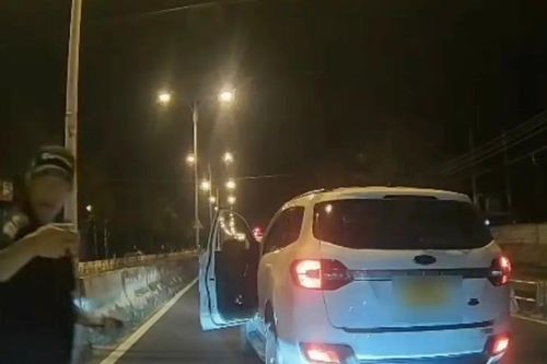 Khánh Hòa: Xử phạt tài xế ô tô chặn đầu xe, chửi bới người khác