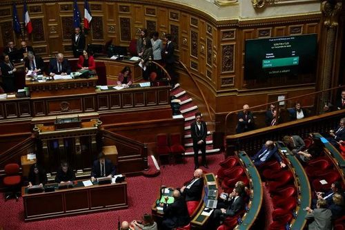 Dự luật ngân sách Pháp năm 2026 vượt 'ải' Thượng viện