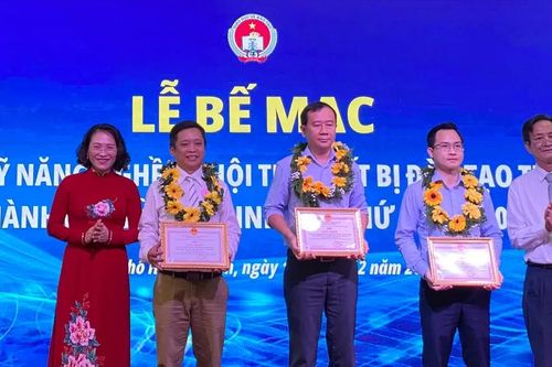 Trao giải thi kỹ năng nghề và thiết bị đào tạo tự làm