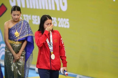 Danh tính 'tiên cá' Việt Nam bật khóc ở SEA Games 33