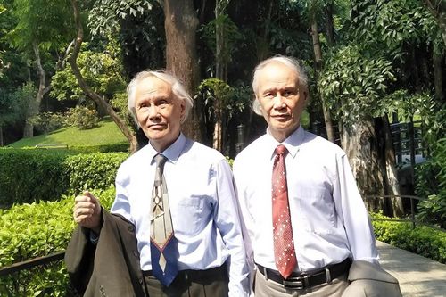 Tiết lộ về 2 anh em sinh đôi đều là nhạc sĩ 'độc nhất vô nhị' ở Việt Nam