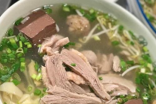 Nữ giáo viên nguy kịch, phải cấp cứu suốt một tháng sau khi ăn miến ngan
