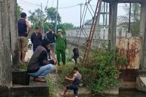 Hai nữ sinh lớp 8 ở Ninh Bình xô xát, một em tử vong
