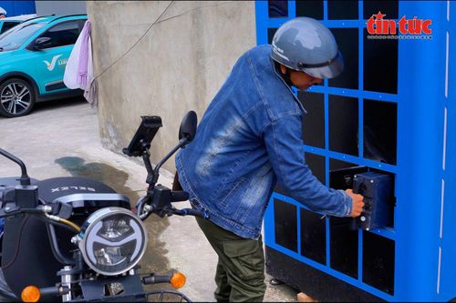 TP Hồ Chí Minh đề xuất lắp đặt 20.000 tủ đổi pin xe điện trên vỉa hè